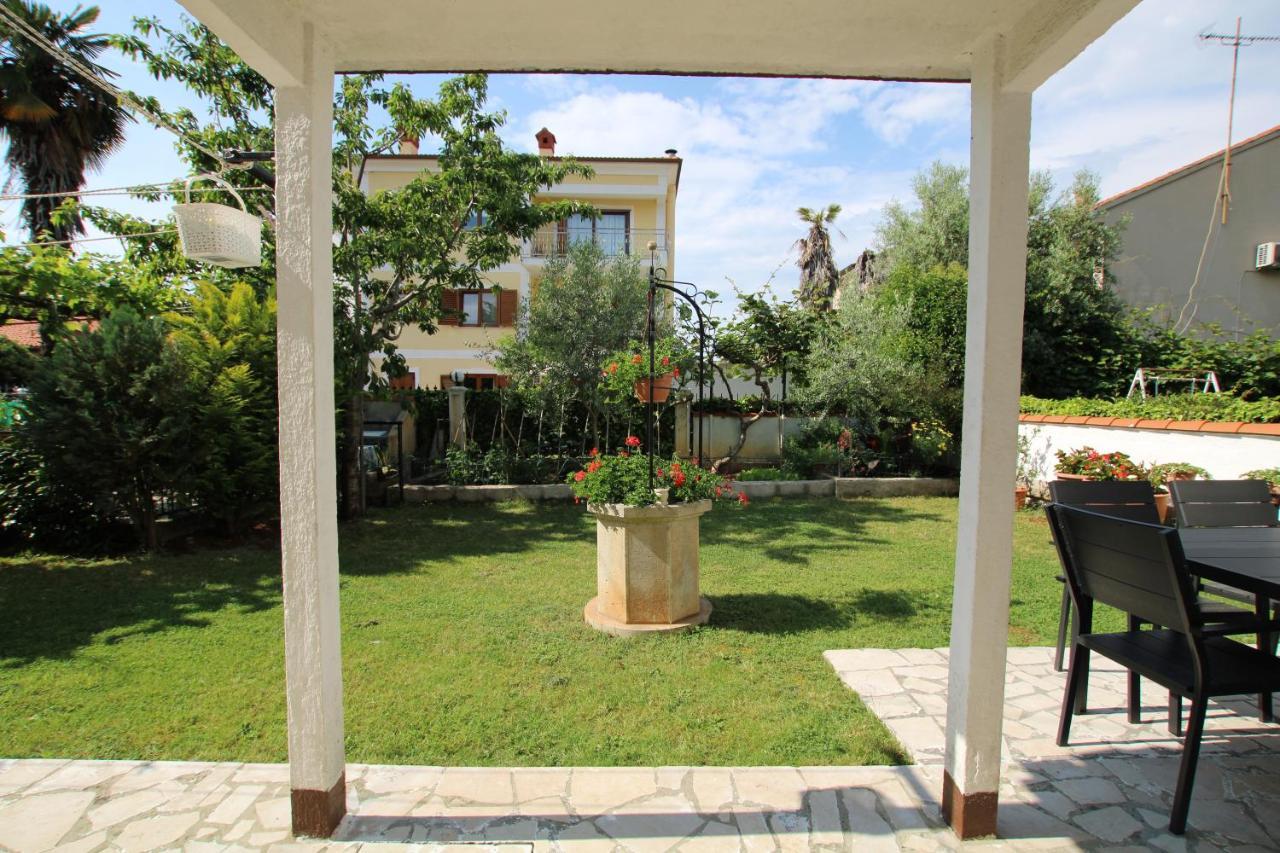 Apartment Sunny Garden 波雷奇 外观 照片